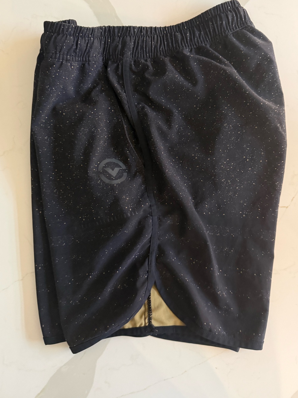 Men’s virus shorts, small
